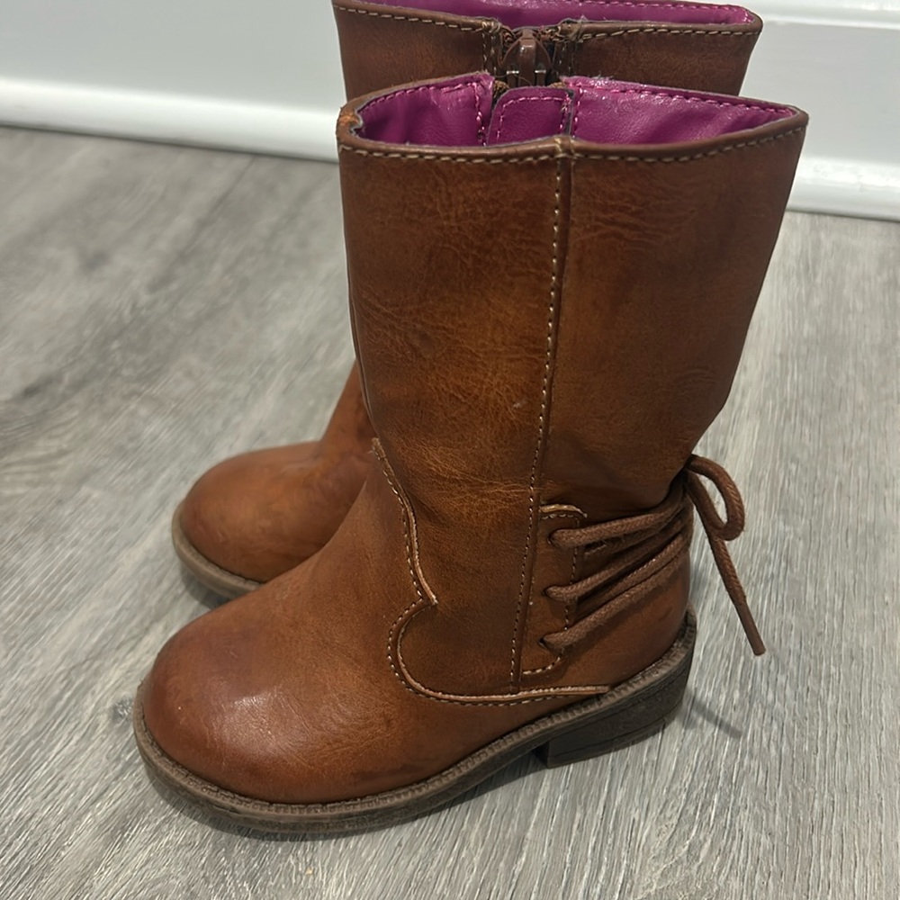 Brown toddler boots